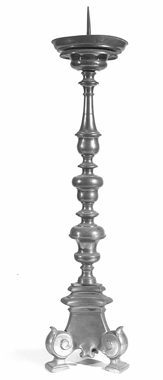 candeliere, serie - bottega lombarda (fine/inizio secc. XVII/ XVIII)