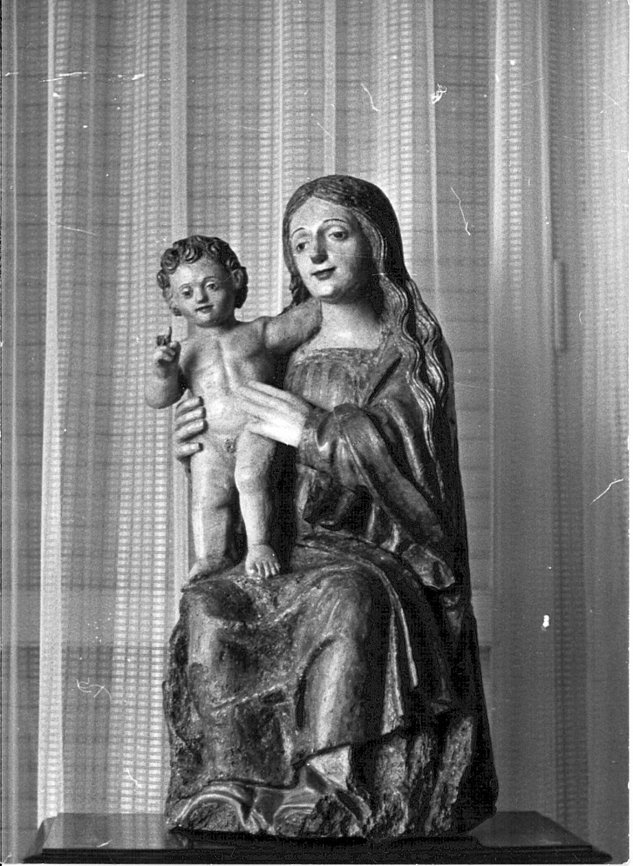 Madonna con Bambino (statua, opera isolata) - bottega italiana (fine sec. XV)