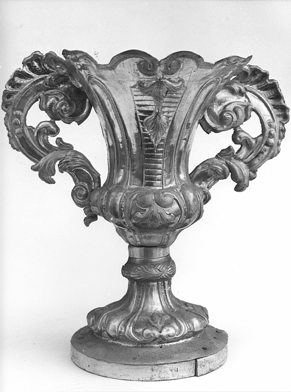 vaso d'altare con composizione floreale, serie - bottega lombarda (sec. XVIII)