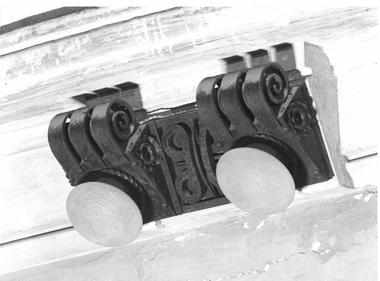 lampada - a muro, serie di Mazzucotelli Alessandro (bottega) (sec. XX)