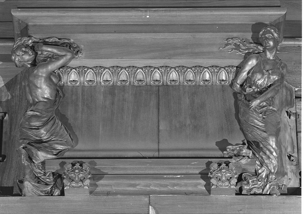 cariatide, elemento d'insieme di Quarti Eugenio (sec. XX)