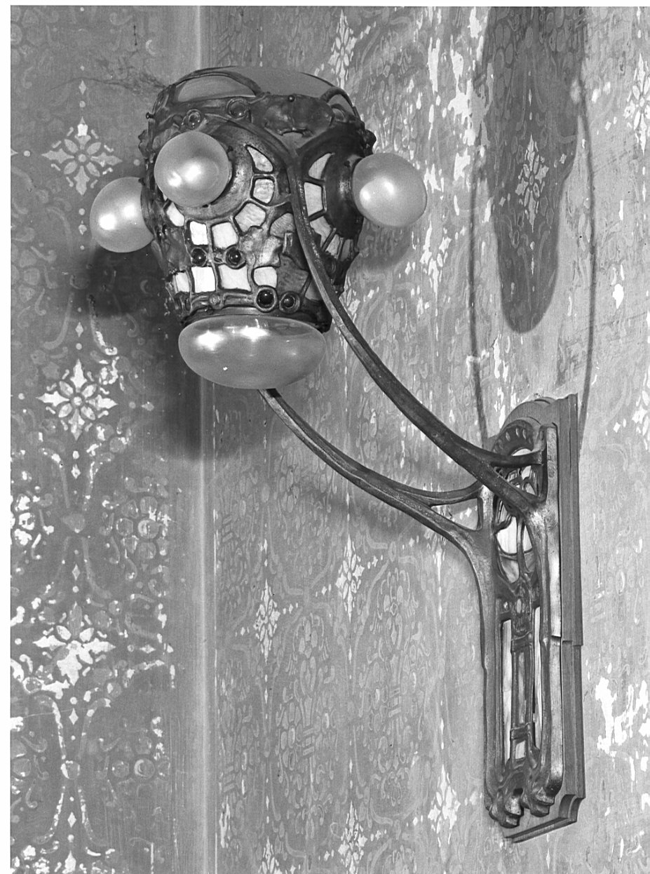 applique, opera isolata - produzione milanese (sec. XX)