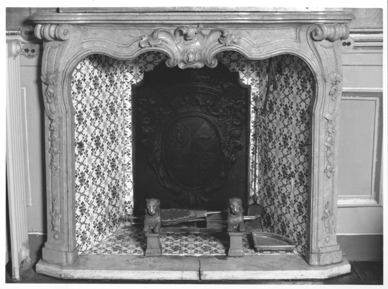 mostra di camino, opera isolata - ambito lombardo (metà sec. XVIII)