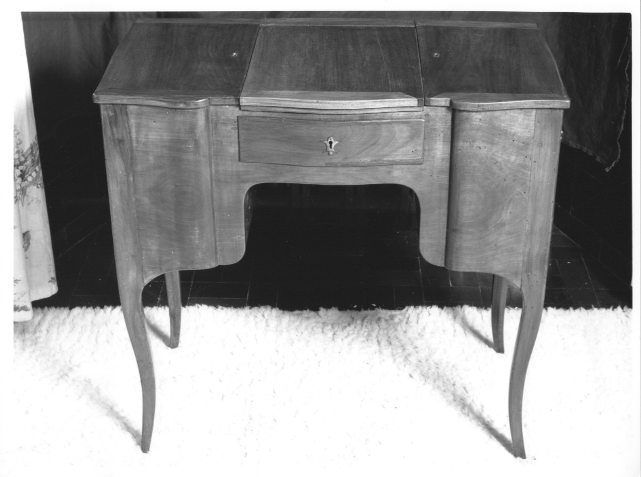 tavolino da toeletta, opera isolata - ambito Italia settentrionale (sec. XVIII)