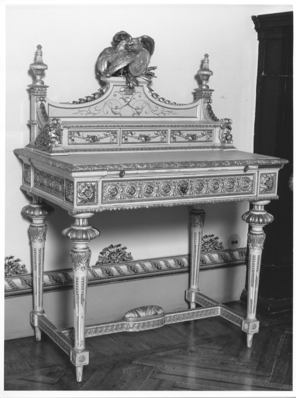 tavolino da toeletta, opera isolata di Majnoni d'Intimiano Achille - ambito lombardo (fine sec. XIX)