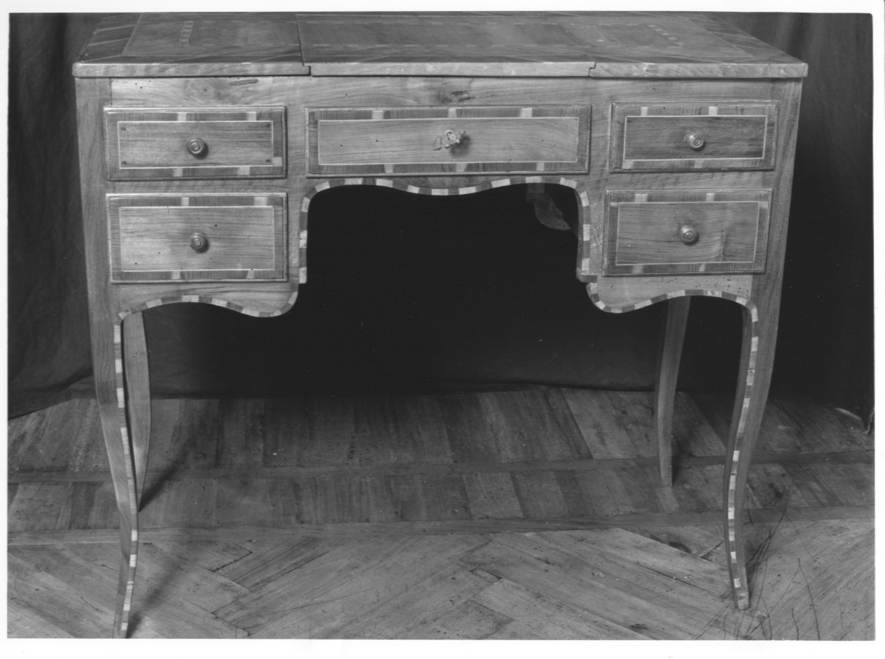 tavolino da toeletta, opera isolata - ambito Italia settentrionale (ultimo quarto sec. XVIII)