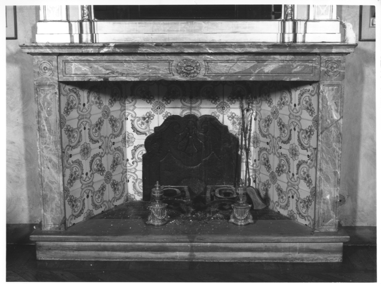 mostra di camino, opera isolata - ambito lombardo (prima metà sec. XIX)