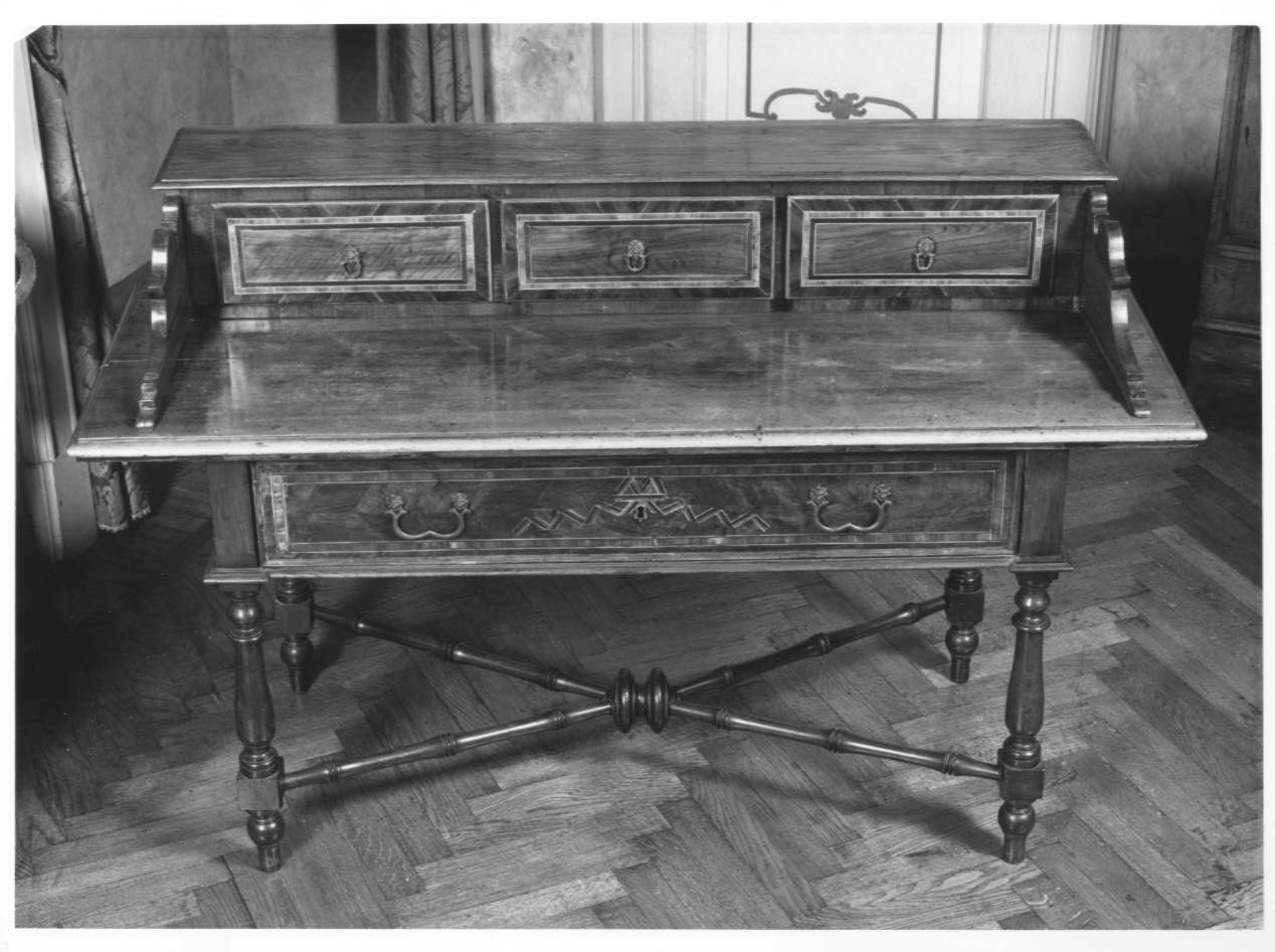 scrivania, opera isolata - ambito Italia settentrionale (sec. XVIII)