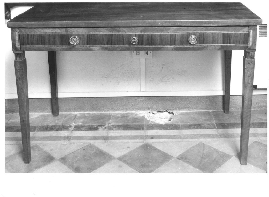 tavolino, opera isolata - ambito lombardo (primo quarto sec. XIX)