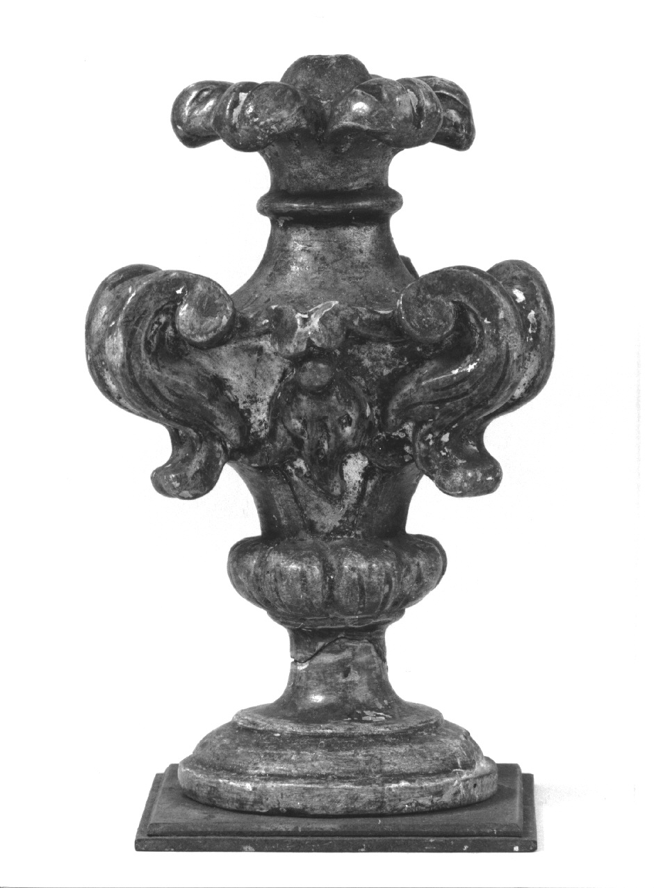 vaso, opera isolata - manifattura lombarda (terzo quarto sec. XVIII)