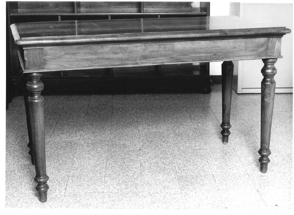 tavolo da centro, opera isolata - ambito lombardo (primo quarto sec. XX)