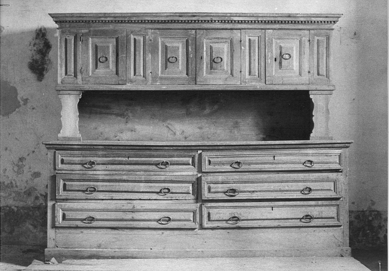 mobile da sacrestia con alzata, opera isolata - bottega lombarda (sec. XVII)