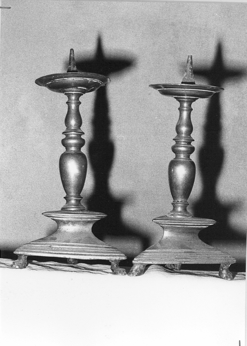 candeliere, coppia - bottega lombarda (secc. XVII/ XVIII)