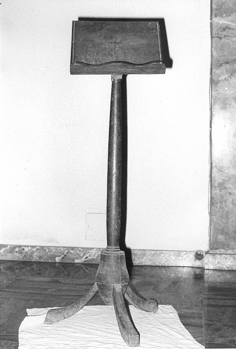 leggio a fusto, opera isolata - bottega lombarda (secc. XVIII/ XIX)