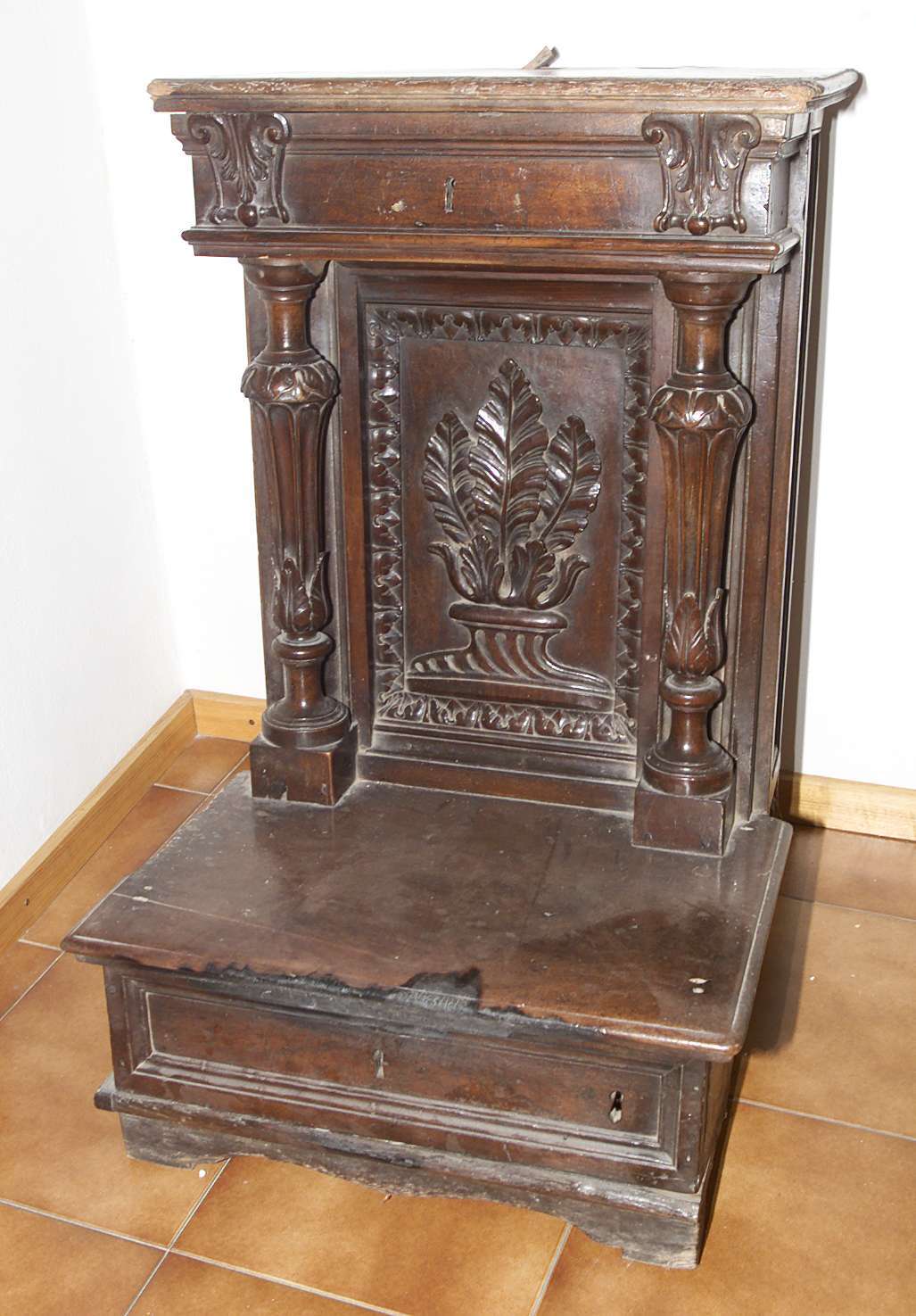 inginocchiatoio, opera isolata - bottega lombarda (seconda metà sec. XVIII)