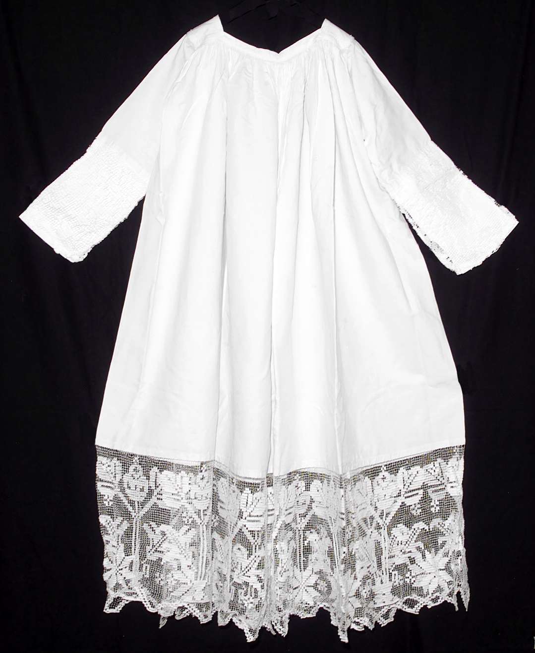 camice, opera isolata - manifattura lombarda (terzo quarto sec. XX)