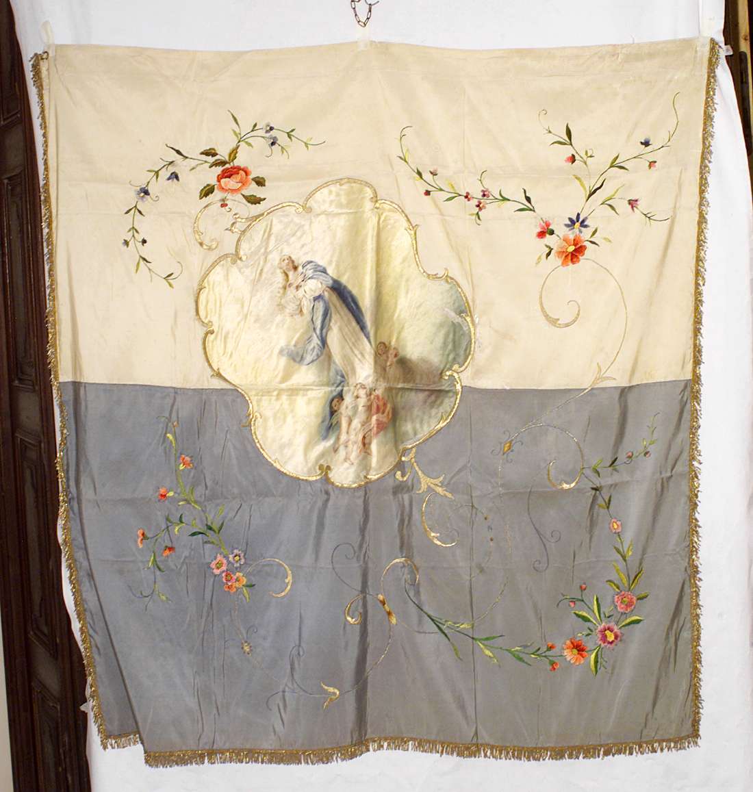 Madonna Assunta (bandiera, opera isolata) - manifattura italiana (prima metà sec. XX)