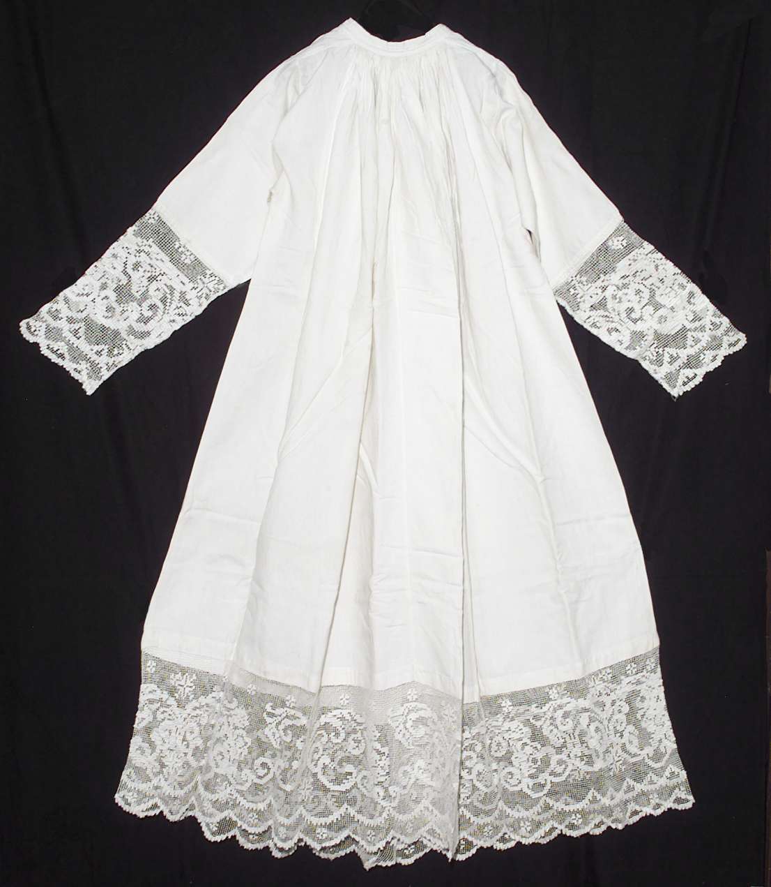 camice, opera isolata - manifattura lombarda (prima metà sec. XX)