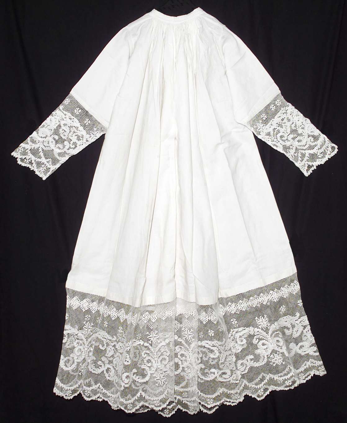 camice, opera isolata - manifattura lombarda (primo quarto sec. XX)