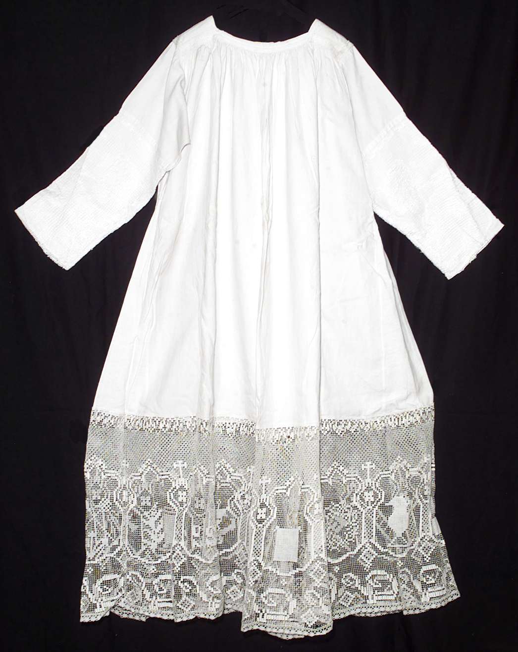 camice, opera isolata - manifattura lombarda (metà sec. XX)