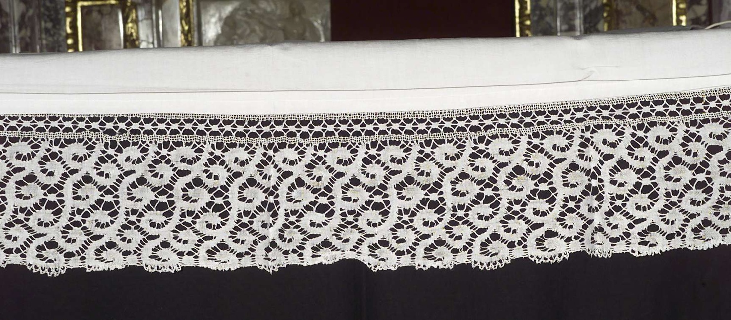 tovaglia d'altare, opera isolata - manifattura lombarda (prima metà sec. XX)