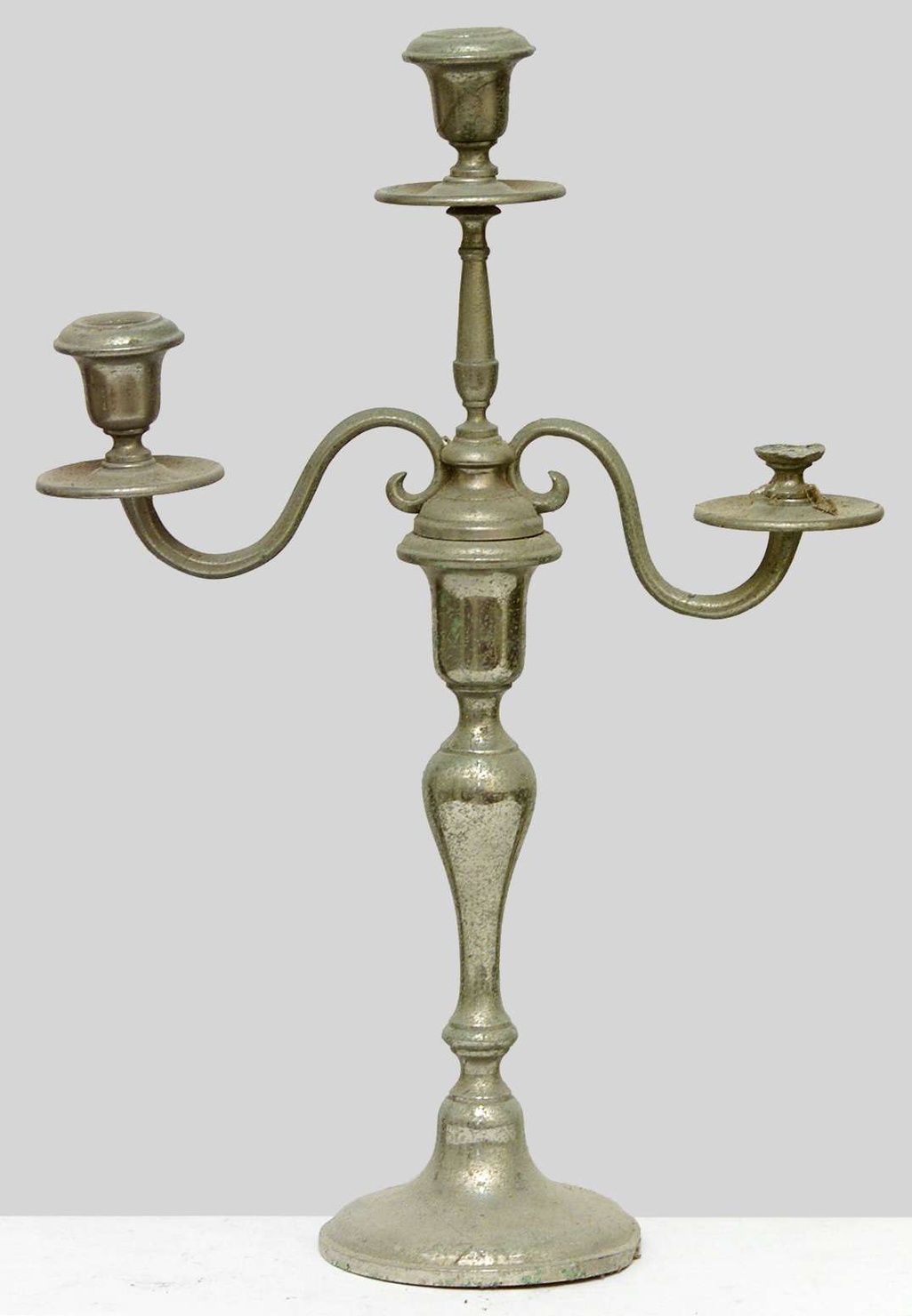 candelabro da chiesa, coppia - bottega lombarda (primo quarto sec. XX)