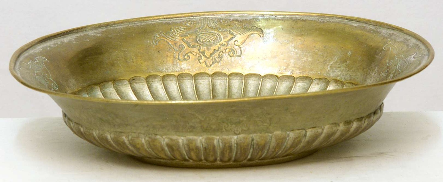 bacile, elemento d'insieme - bottega lombarda (sec. XVIII)