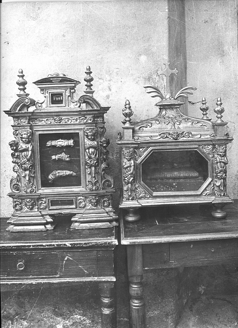 reliquiario a teca, coppia - bottega lombarda (secc. XVI/ XVII)