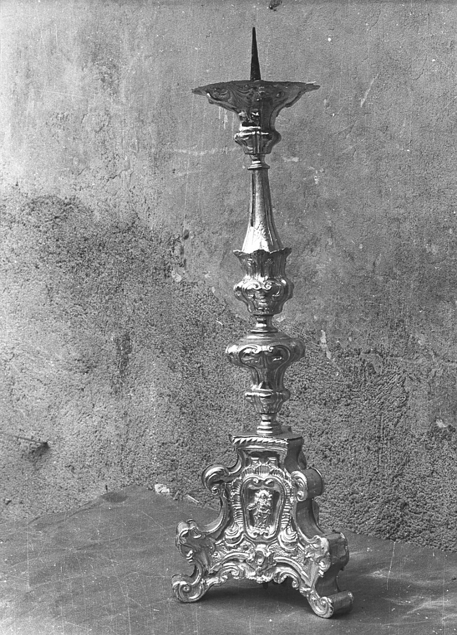 candeliere d'altare, serie - bottega lombarda (sec. XVIII)