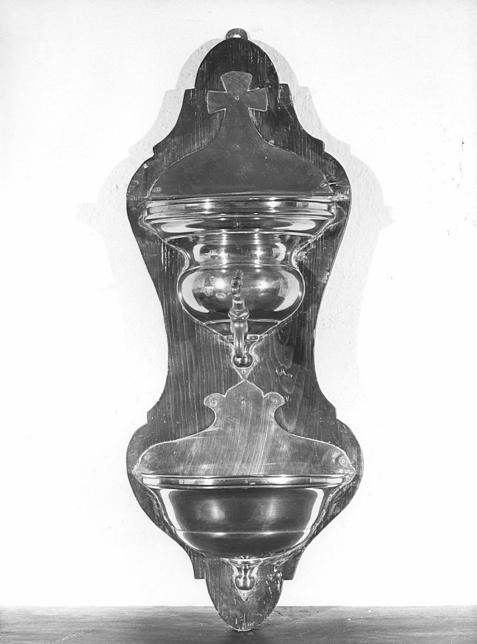 lavabo da sacrestia, opera isolata - bottega lombarda (ultimo quarto sec. XVIII)