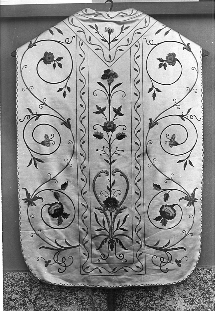 paramento liturgico - manifattura lombarda (fine/inizio secc. XVIII/ XIX)