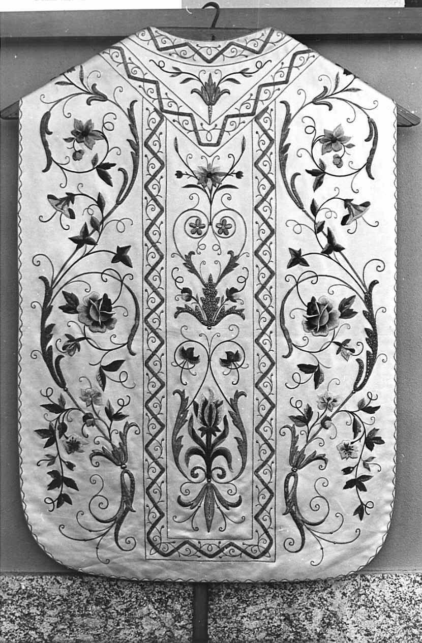 paramento liturgico - manifattura lombarda (fine/inizio secc. XVIII/ XIX)