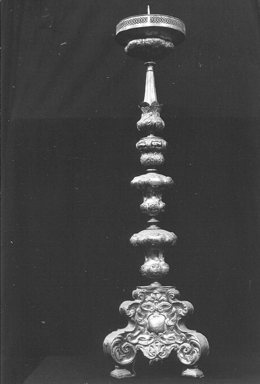 candeliere d'altare, serie - bottega lombarda (sec. XVIII)