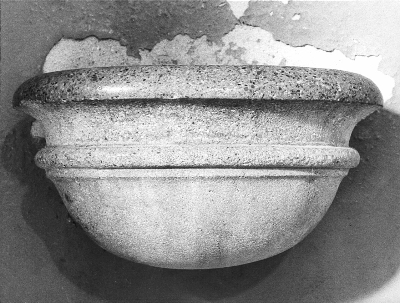 acquasantiera da parete, opera isolata - bottega lombarda (sec. XIX)