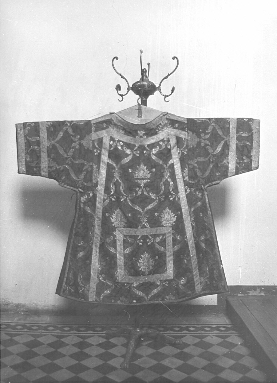 paramento liturgico, insieme - manifattura lombarda (sec. XVIII)