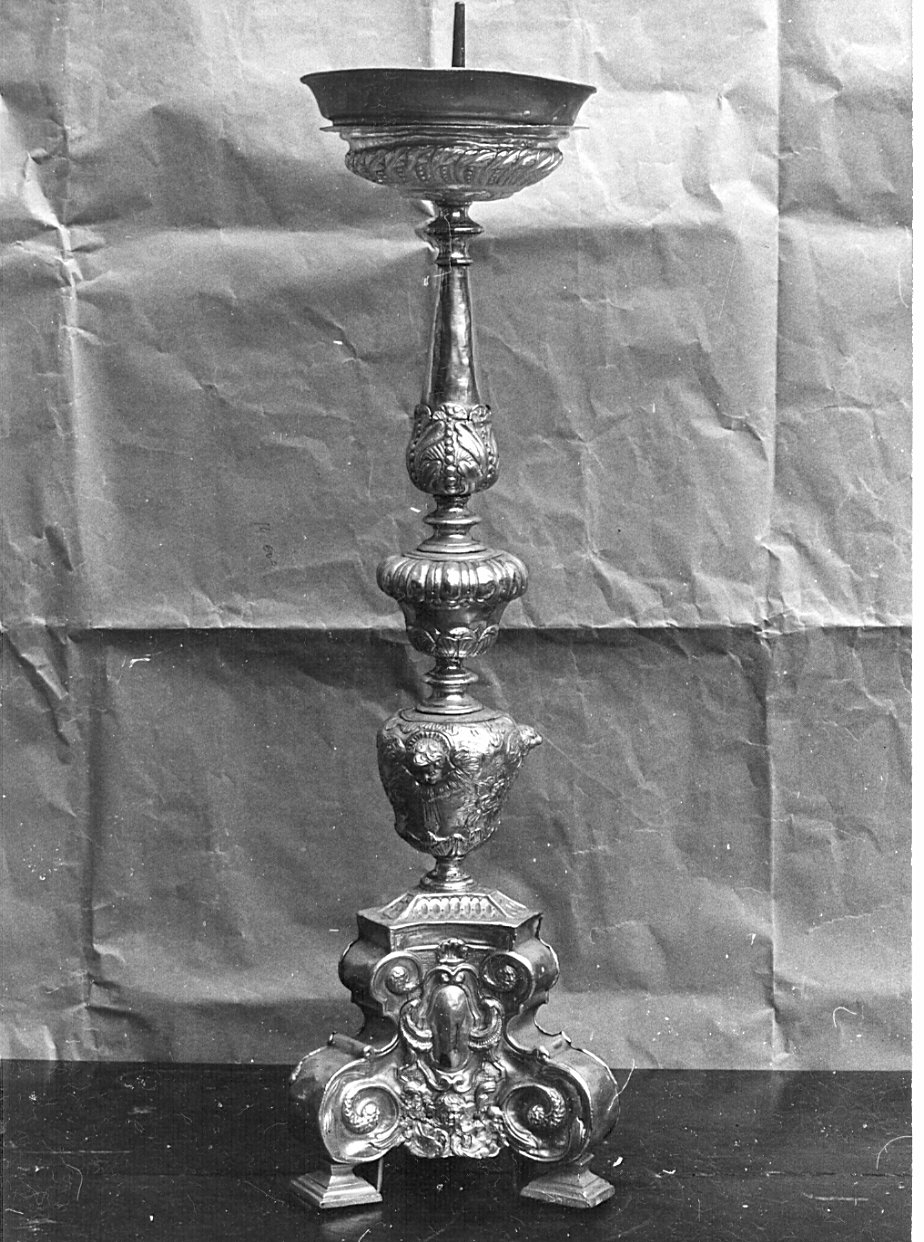 candeliere d'altare, serie - bottega lombarda (sec. XVII)