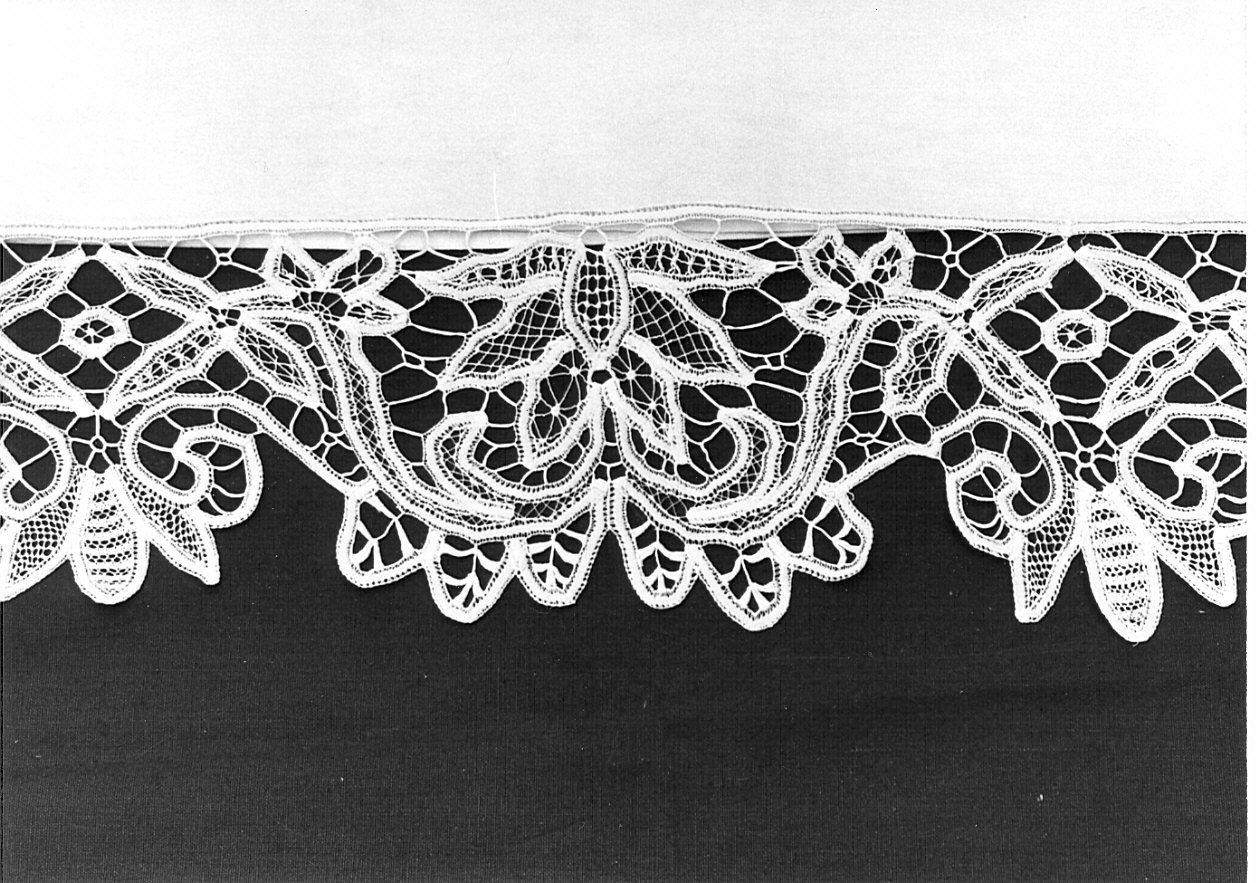 tovaglia, opera isolata - manifattura milanese (sec. XIX)