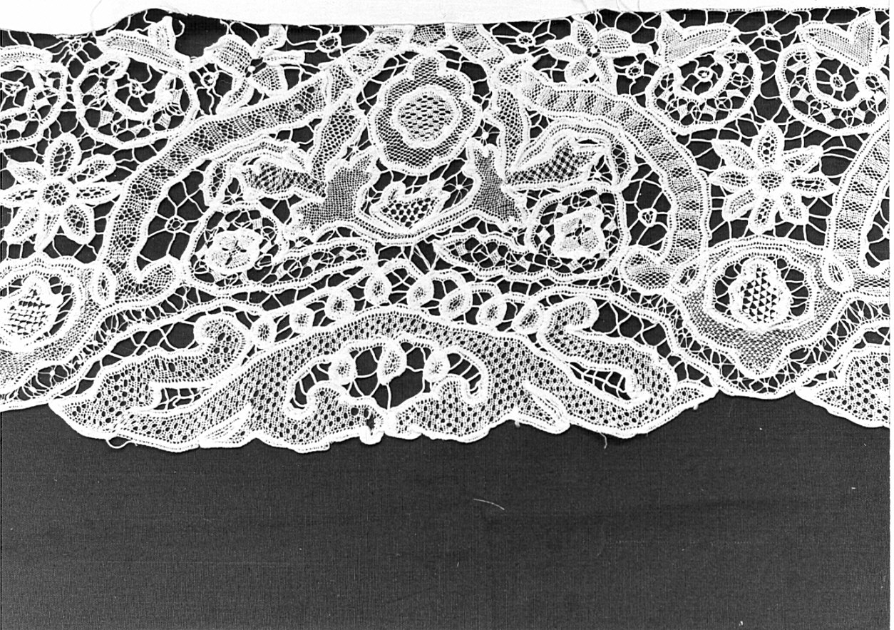 tovaglia, opera isolata - manifattura milanese (sec. XIX)