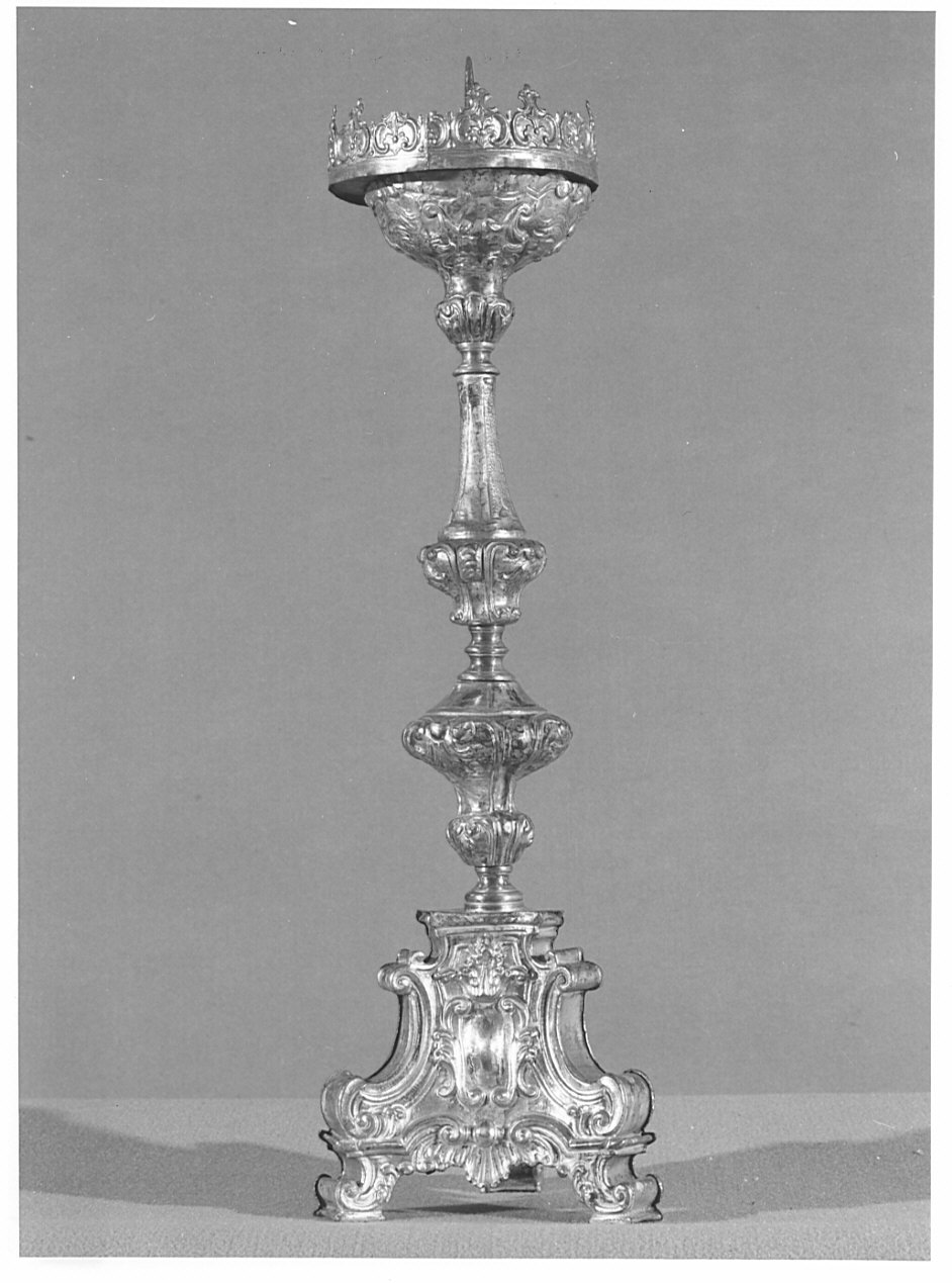 candeliere d'altare, serie - bottega lombarda (sec. XVIII)