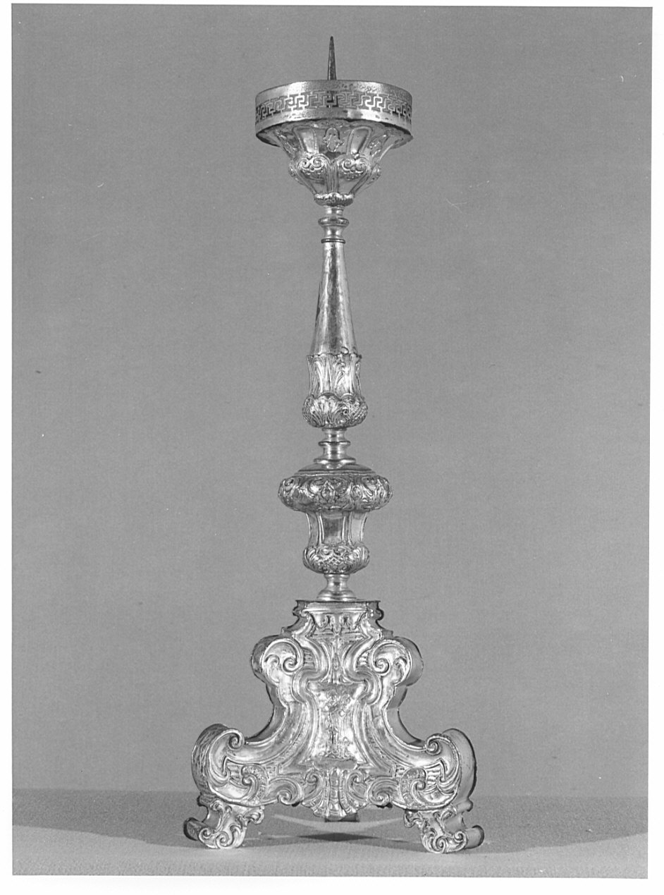 candeliere d'altare, serie - bottega lombarda (sec. XVIII)