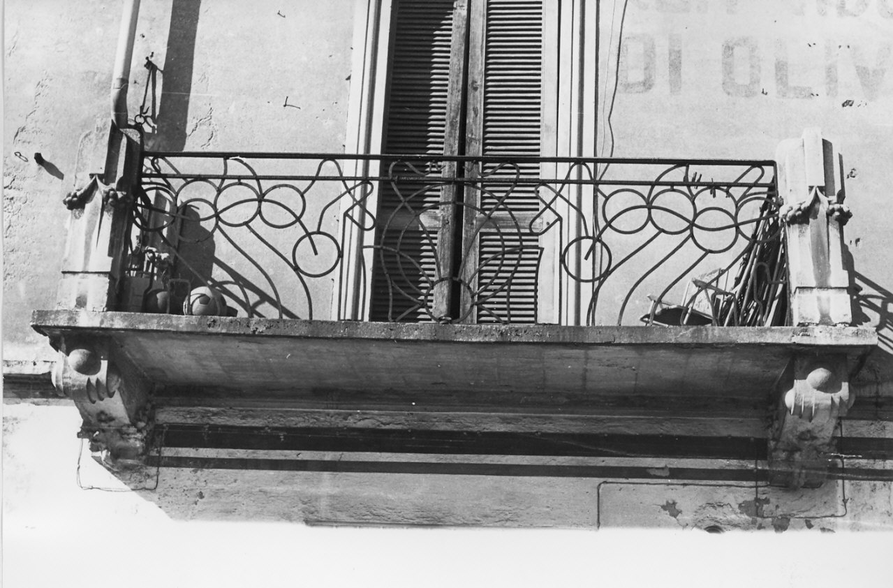 ringhiera di balcone, opera isolata - bottega lombarda (inizio sec. XX)