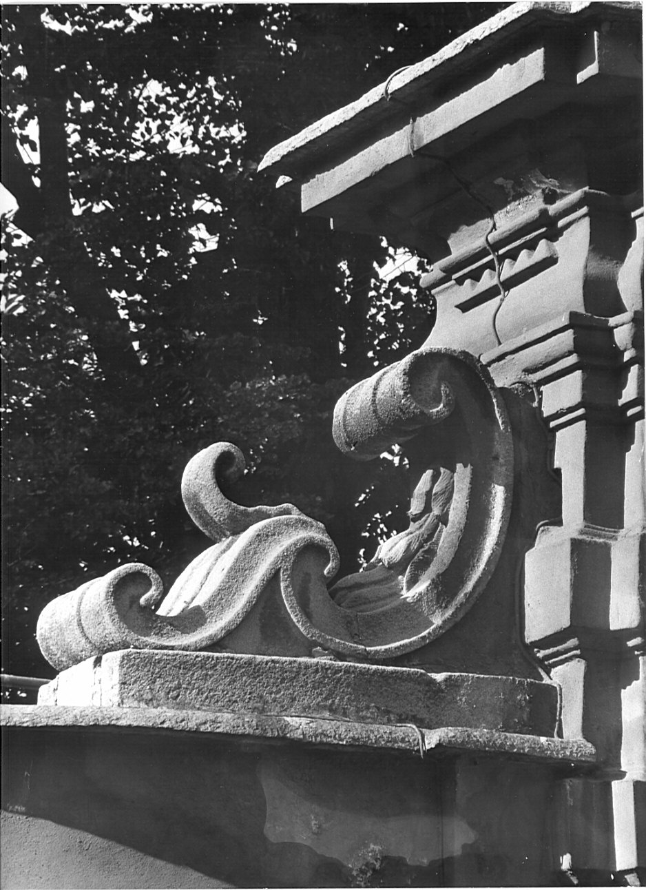 decorazione plastica, coppia - bottega lombarda (prima metà sec. XVIII)