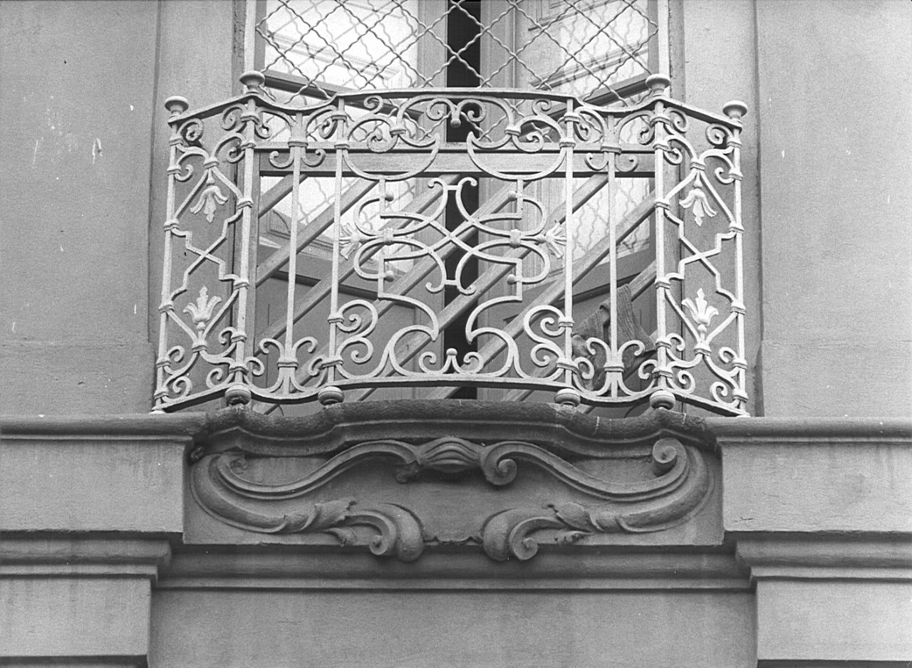 ringhiera di balcone, serie - bottega lombarda (prima metà sec. XVIII)