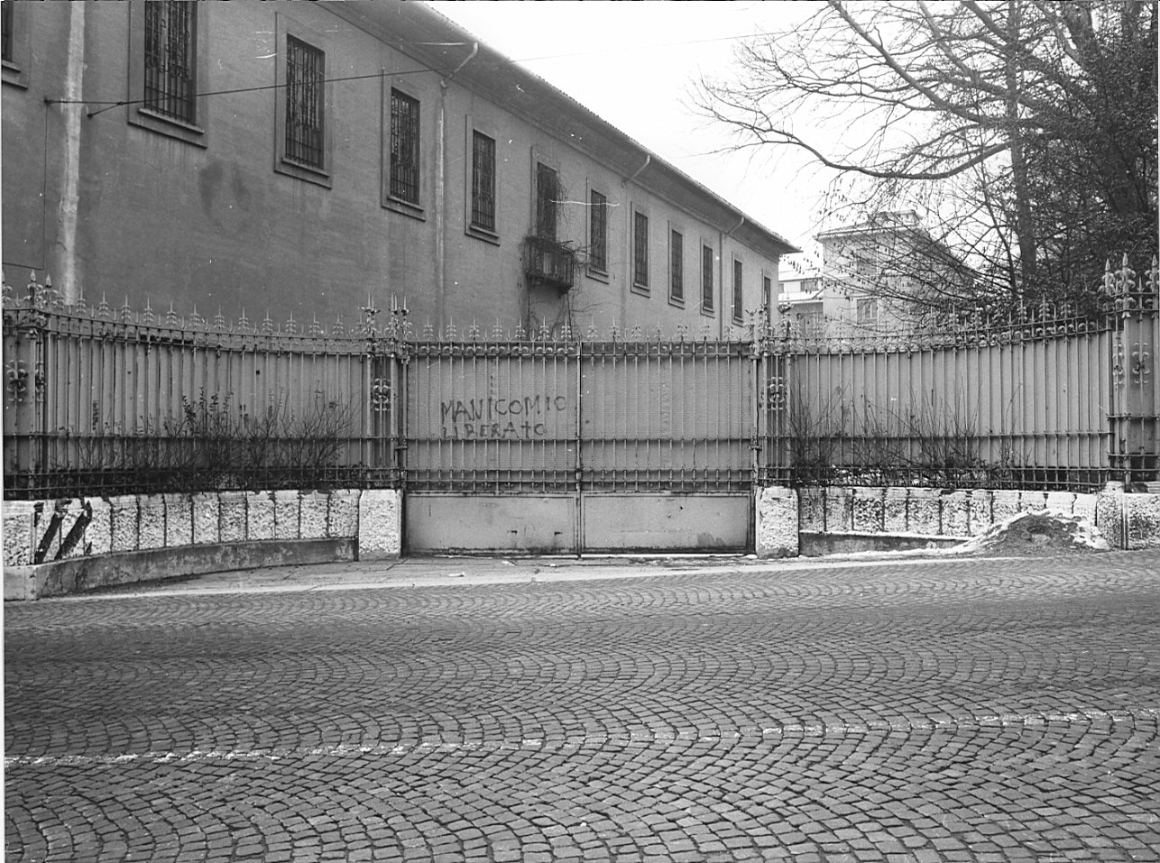 cancello, opera isolata - bottega lombarda (sec. XIX)