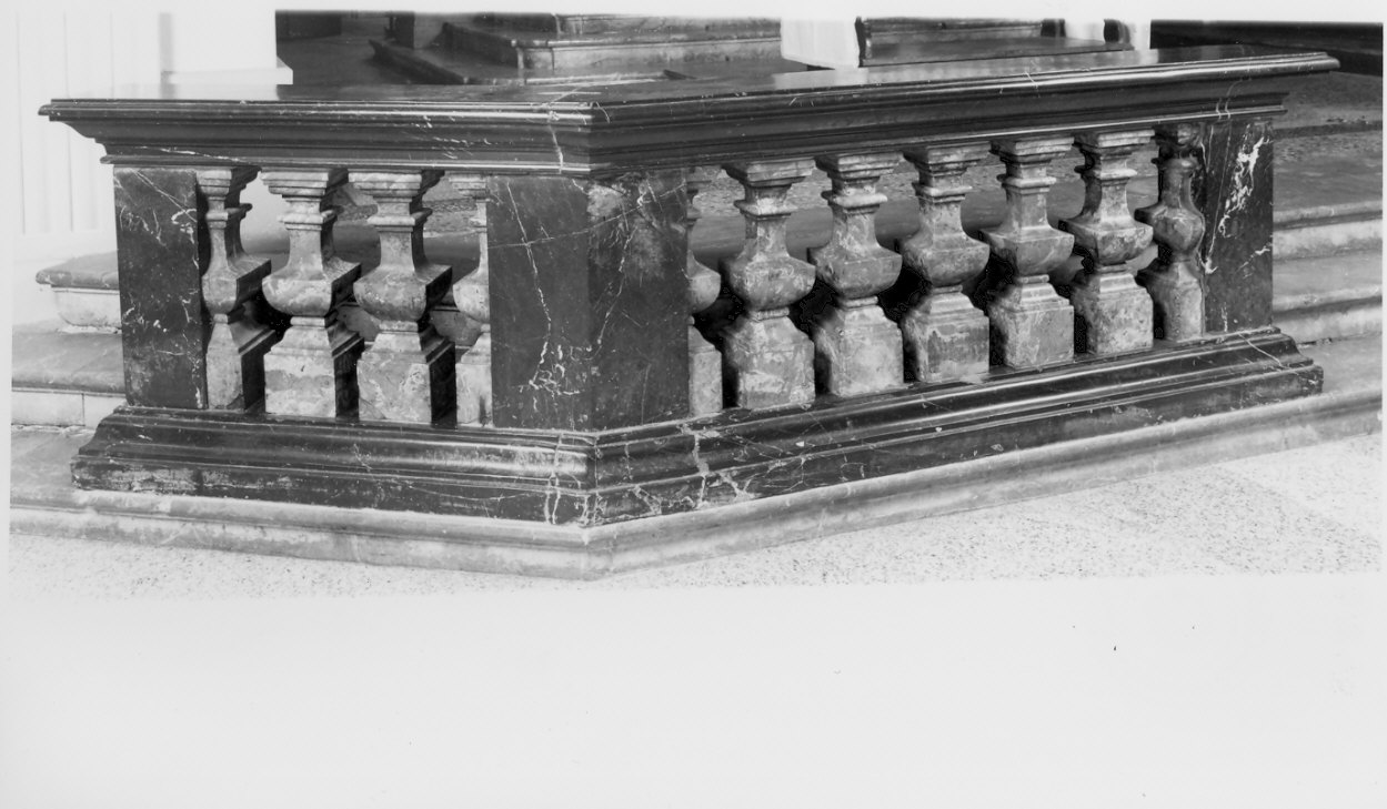 balaustrata, coppia - bottega lombarda (sec. XVII)