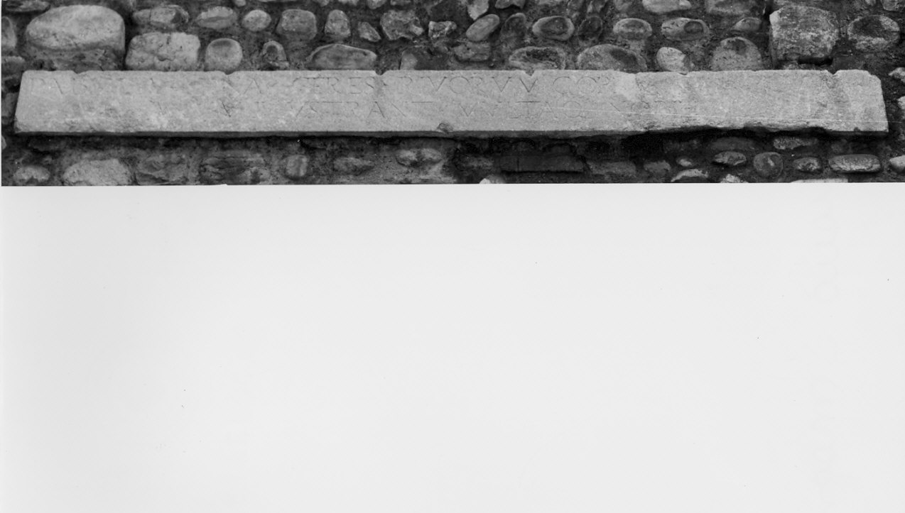 lapide, opera isolata - bottega lombarda (sec. XVI)