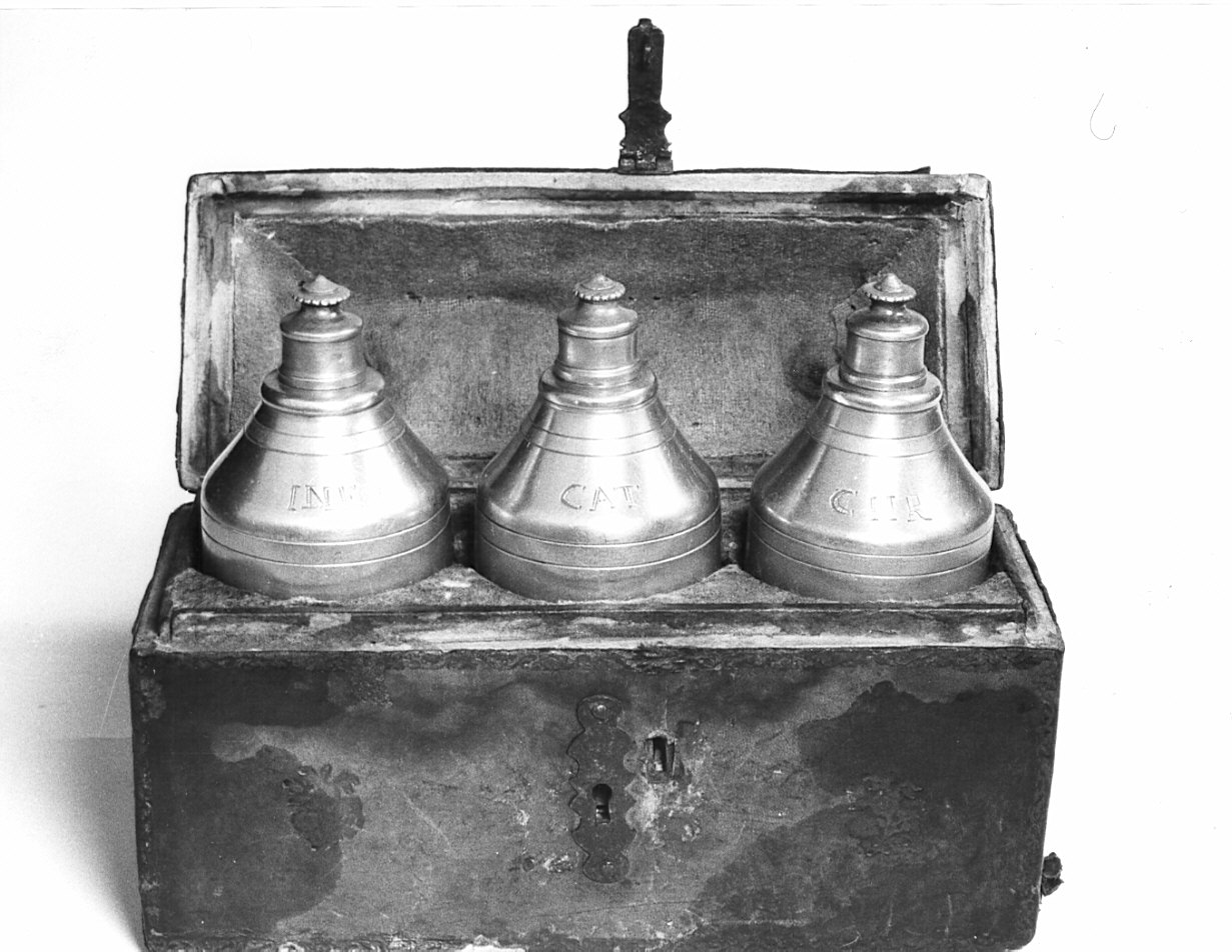 vasetti per oli santi, serie - bottega lombarda (inizio sec. XIX)