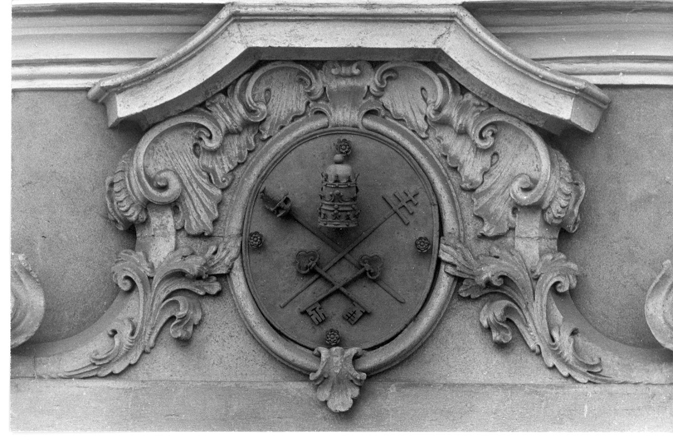 stemma papale (rilievo, opera isolata) - bottega lombarda (prima metà sec. XVIII)