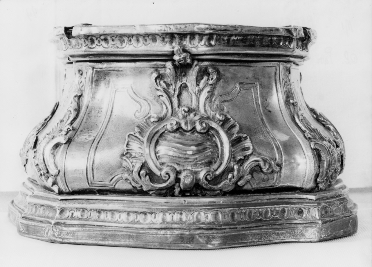 base, opera isolata - bottega lombarda (sec. XVIII)