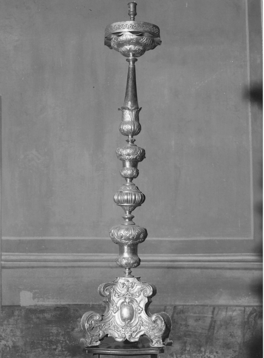 candeliere d'altare, coppia - bottega lombarda (sec. XVIII)